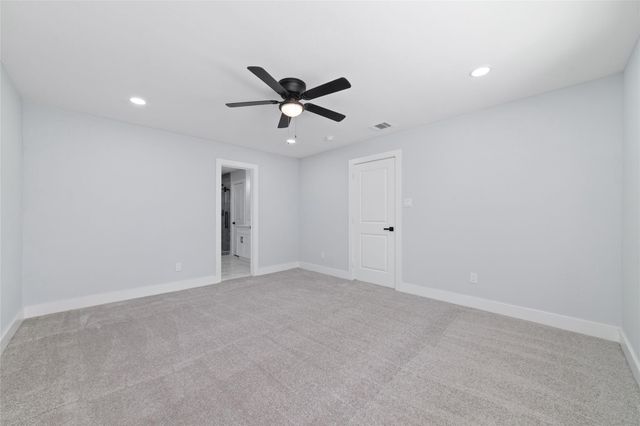 811 Timber Cove Drive, Seabrook, TX 77586