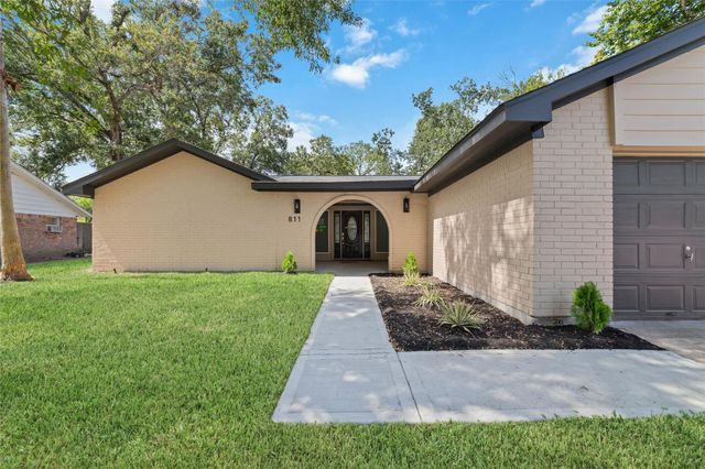 811 Timber Cove Drive, Seabrook, TX 77586