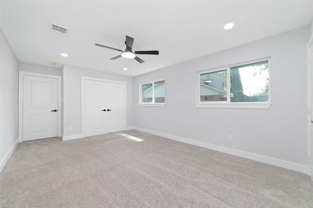 811 Timber Cove Drive, Seabrook, TX 77586