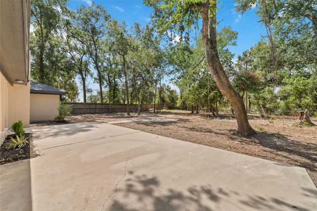 811 Timber Cove Drive, Seabrook, TX 77586