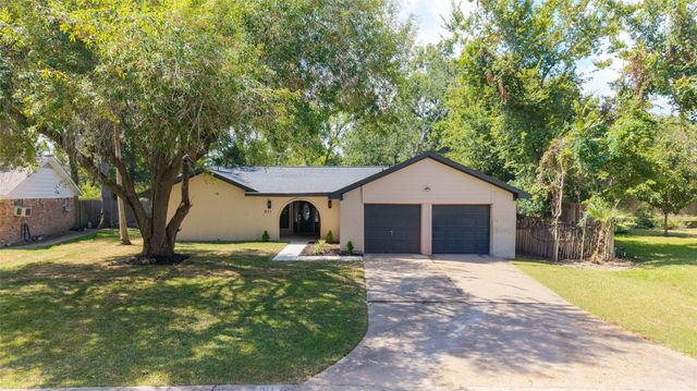 811 Timber Cove Drive, Seabrook, TX 77586