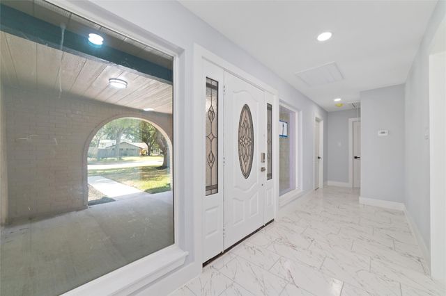 811 Timber Cove Drive, Seabrook, TX 77586