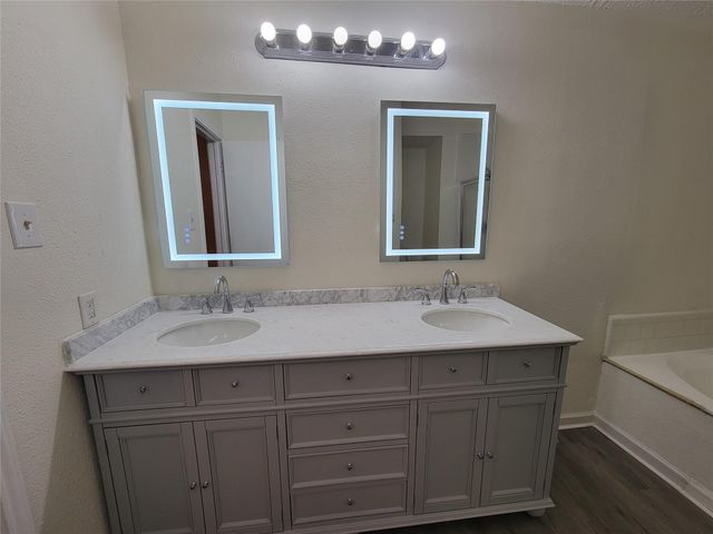 2034 Village Park Drive, Missouri City, TX 77489