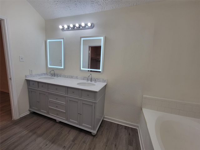 2034 Village Park Drive, Missouri City, TX 77489