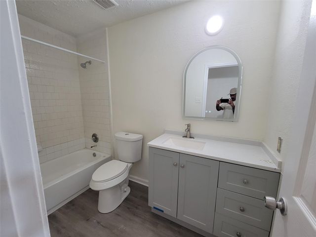 2034 Village Park Drive, Missouri City, TX 77489