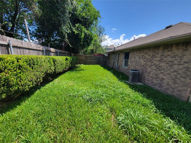 2034 Village Park Drive, Missouri City, TX 77489