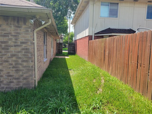 2034 Village Park Drive, Missouri City, TX 77489