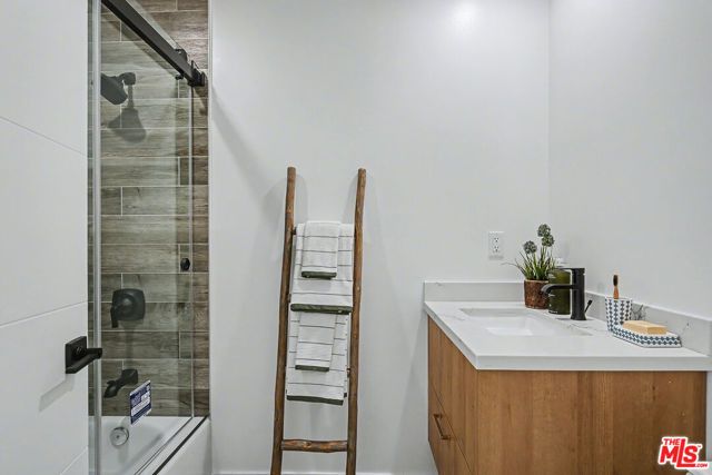 4026 Baywood Street, Los Angeles, CA 90039