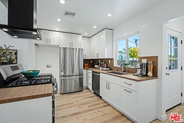 4026 Baywood Street, Los Angeles, CA 90039