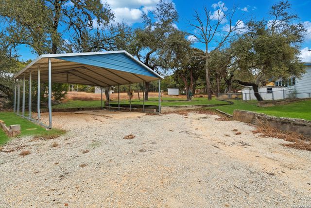 333 Tamarack, Canyon Lake, TX 78133