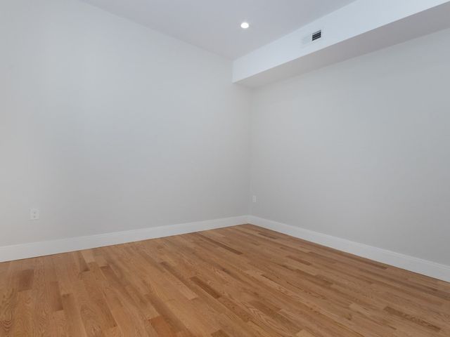 9 Tovar 3, Boston, MA 02122