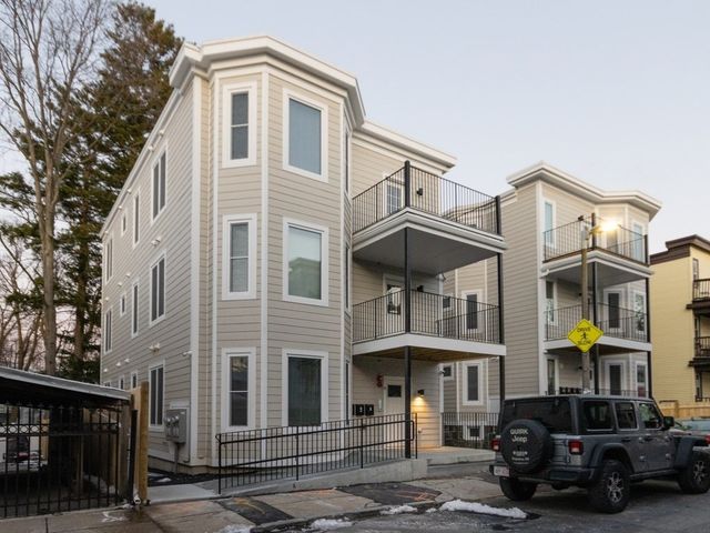 9 Tovar 3, Boston, MA 02122