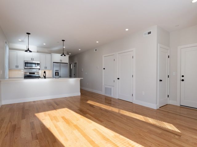 9 Tovar 3, Boston, MA 02122