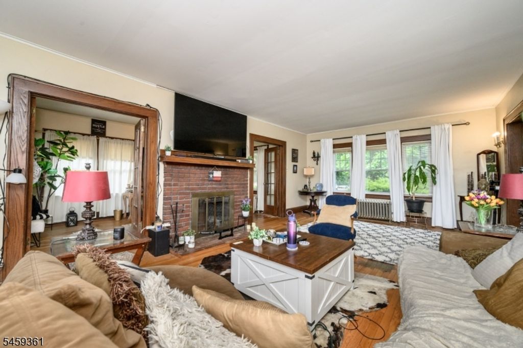 327 Rifle Camp Rd, Woodland Park, NJ 07424 — photo 5
