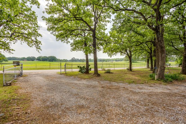 717 County Road 317a, Cleburne, TX 76031
