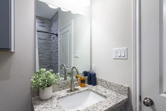 7134 Eastwood Street A, Houston, TX 77021