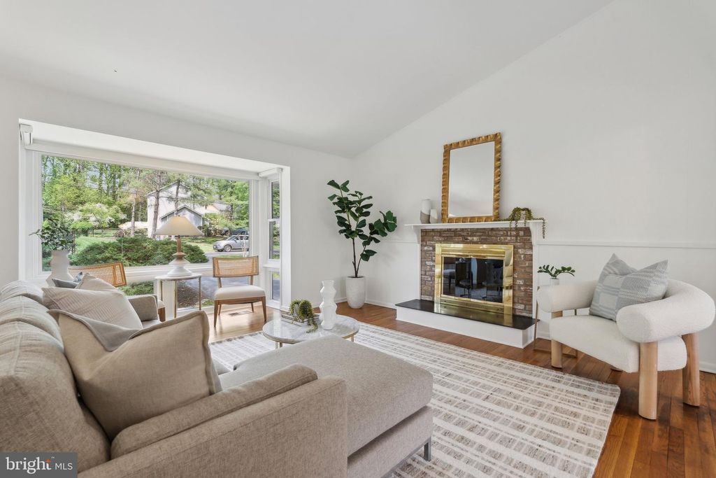 8300 TOMLINSON AVE, Bethesda, MD 20817