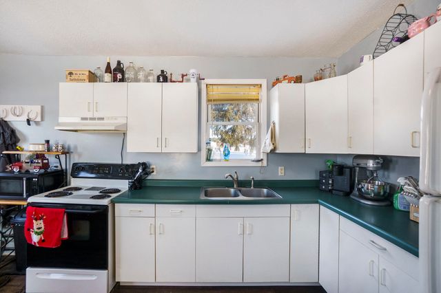 3955 N River Drive, Newaygo, MI 49337