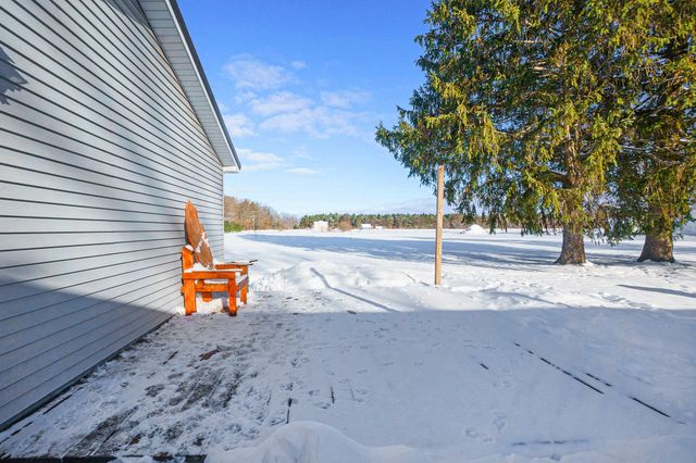 3955 N River Drive, Newaygo, MI 49337