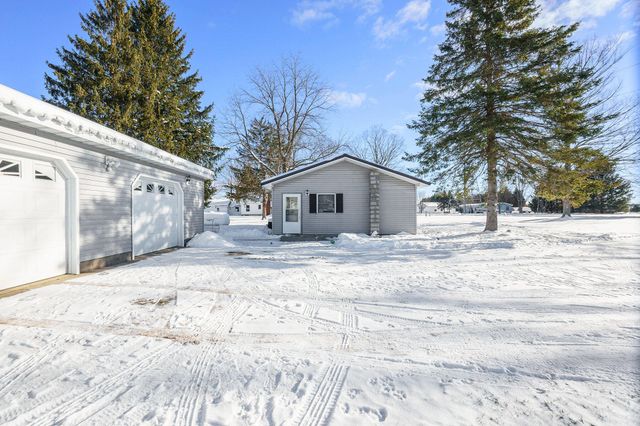 3955 N River Drive, Newaygo, MI 49337