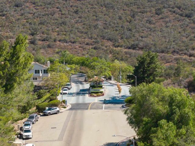 2488 Bear Rock, Escondido, CA 92026
