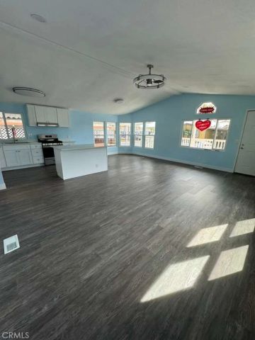 215 S Sullivan 109, Santa Ana, CA 92704