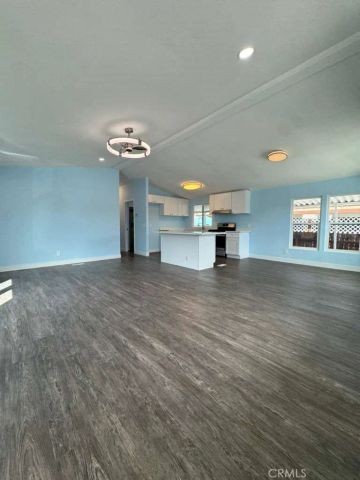 215 S Sullivan 109, Santa Ana, CA 92704