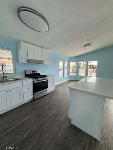 215 S Sullivan 109, Santa Ana, CA 92704