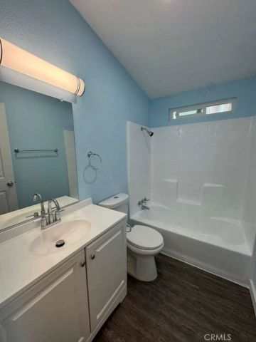 215 S Sullivan 109, Santa Ana, CA 92704