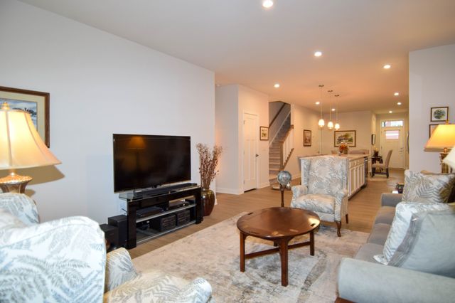 104 Great Falls Ct, Gallatin, TN 37066