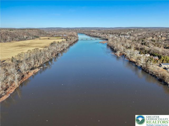 1 Cross Creek Lane, Tinicum Twp, PA 18972