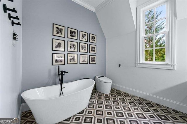 453 Londonberry Road NW, Atlanta, GA 30327
