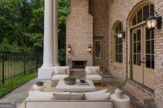 453 Londonberry Road NW, Atlanta, GA 30327