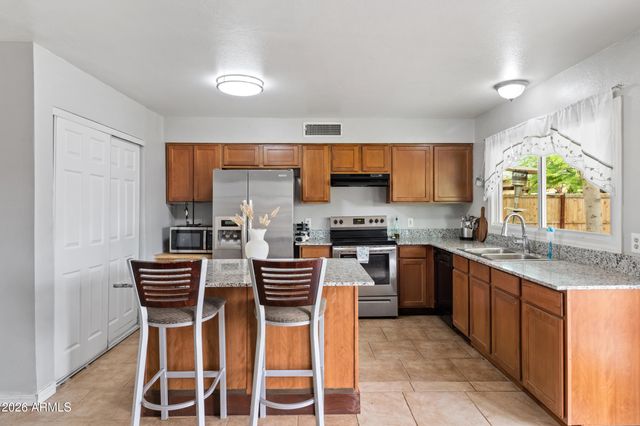 7130 W FLOWER Street, Phoenix, AZ 85033
