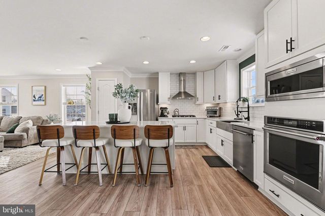 25 NATURES WAY CIR, New Oxford, PA 17350