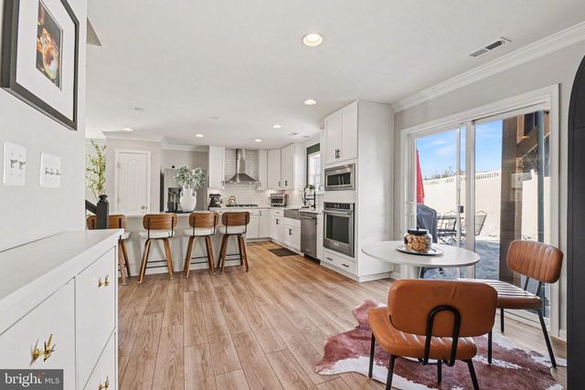 25 NATURES WAY CIR, New Oxford, PA 17350