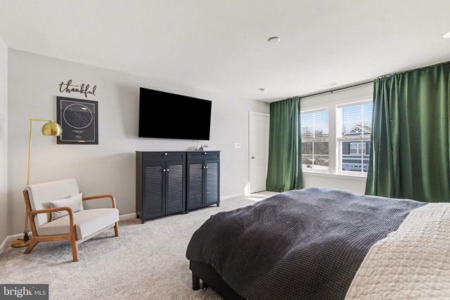 25 NATURES WAY CIR, New Oxford, PA 17350