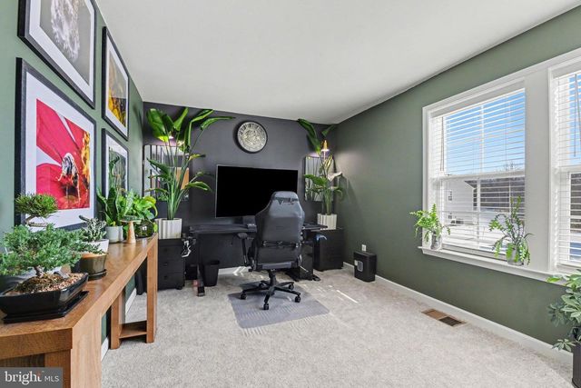 25 NATURES WAY CIR, New Oxford, PA 17350