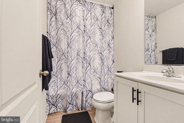 25 NATURES WAY CIR, New Oxford, PA 17350