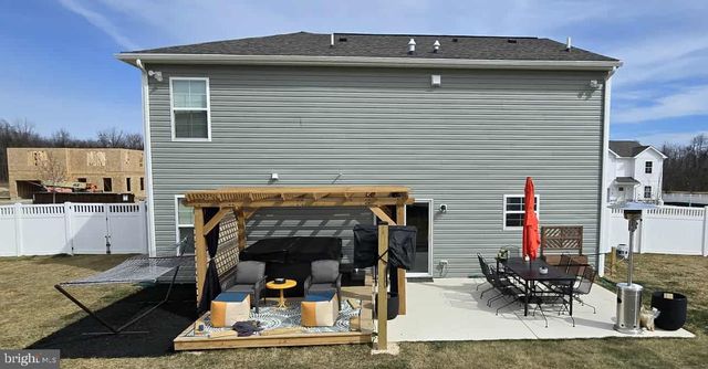 25 NATURES WAY CIR, New Oxford, PA 17350