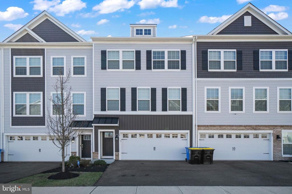 50 AUTUMN PARK DR, Medford, NJ 08055