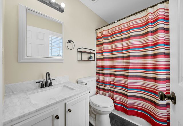 1108 Gunpoint Dr, Clarksville, TN 37042