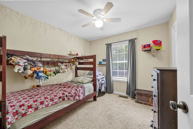 1108 Gunpoint Dr, Clarksville, TN 37042