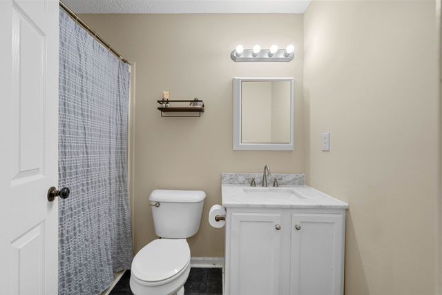 1108 Gunpoint Dr, Clarksville, TN 37042