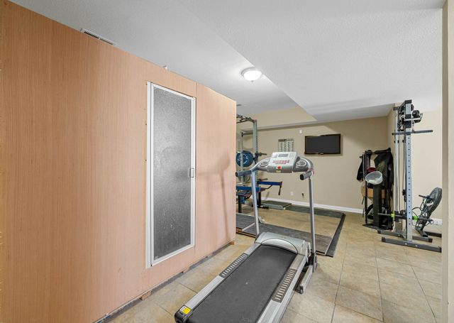 1108 Gunpoint Dr, Clarksville, TN 37042