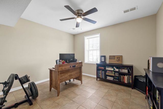 1108 Gunpoint Dr, Clarksville, TN 37042