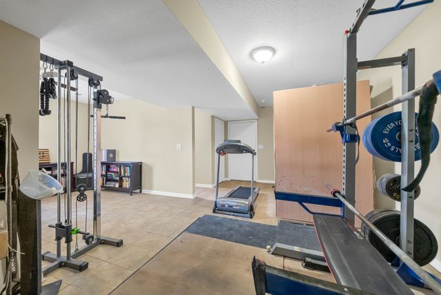 1108 Gunpoint Dr, Clarksville, TN 37042