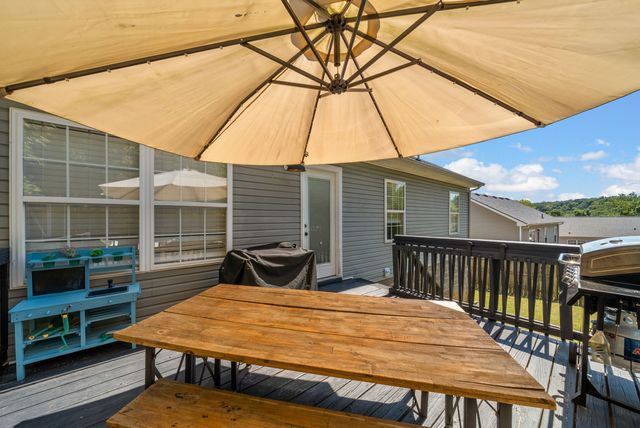 1108 Gunpoint Dr, Clarksville, TN 37042