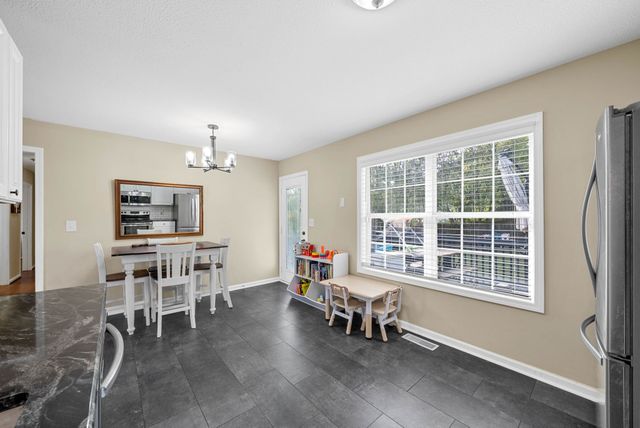 1108 Gunpoint Dr, Clarksville, TN 37042