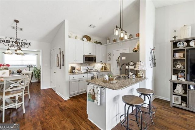 2982 Bentley Park Circle, Gainesville, GA 30504